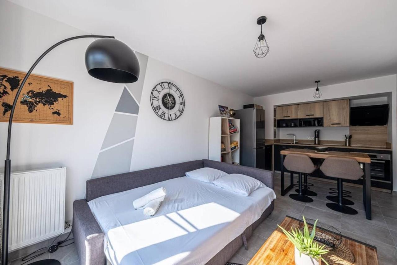 F2 Cozy Pour 4 Proche Disneyland - Fairytale Factory Villeneuve-Saint-Denis Exterior foto